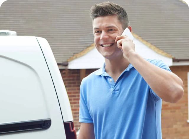 person giveing fencing service